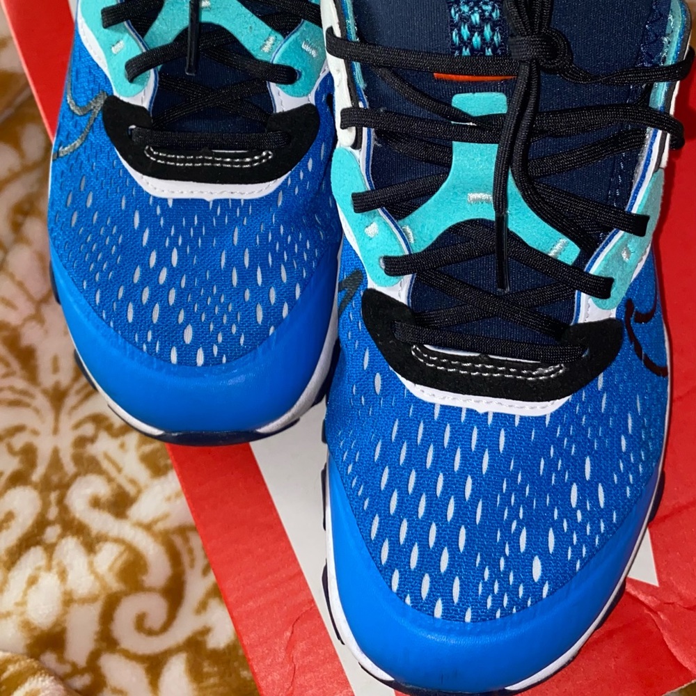 Nike React Vison (GS) - Picture 6 of 6